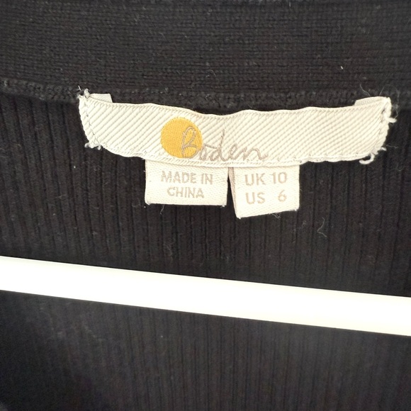 Black Button-Up Ribbed Top - Picture 3 of 3